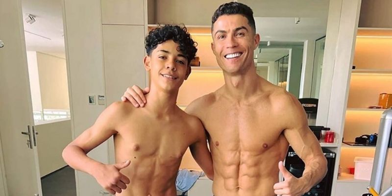 Ronaldo Jr. cùng cha luyện tập ở phòng gym – Biểu tượng kế thừa bóng đá thế giới